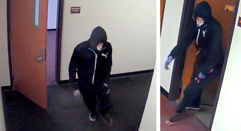 Câmeras de segurança flagraram suspeito deixando dormitório após o crime e fugindo do campus
(foto: Binghamton University/Reprodução )