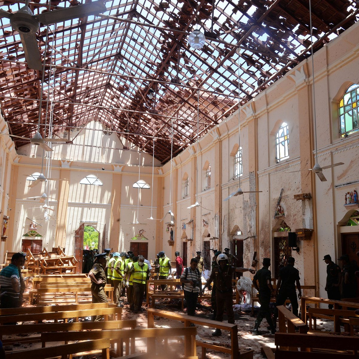 Igreja destruída por explosão em Negombo, no Sri Lanka 21/04/2019 REUTERS/Stringer