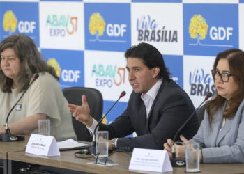 Cristiano Araújo, secretário de Turismo: “Foi um desejo do nosso trade turístico [trazer a feira para Brasília]. Foi uma construção longa. Essa feira não vem a Brasília há 22 anos, sempre fica entre São Paulo e Rio [de Janeiro] disputando, e nós conseguimos ir lá e fazer essa captação” | Fotos: Renato Alves/Agência Brasília