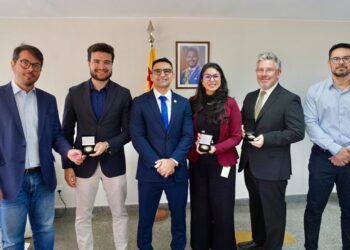 Representantes da Embaixada dos Estados Unidos e da Repac foram homenageados com a Medalha do Mérito da Segurança Pública. Foto: Wesley Moraes/Repac