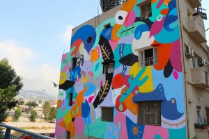 A brasileira também fez obras em outros países da região, como esse mural de Beirute, no Líbano.