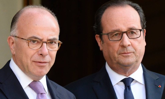 Bernard Cazeneuve e François Hollande no Palácio do Eliseu, em julho deste ano - BERTRAND GUAY / AFP

Leia mais: https://oglobo.globo.com/mundo/bernard-cazeneuve-nomeado-premier-da-franca-apos-renuncia-de-valls-20596320#ixzz4hAZh6w4Y 
stest