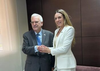 Embaixador Vasilios Philippou e a Vice-Governadora Jade Romero
