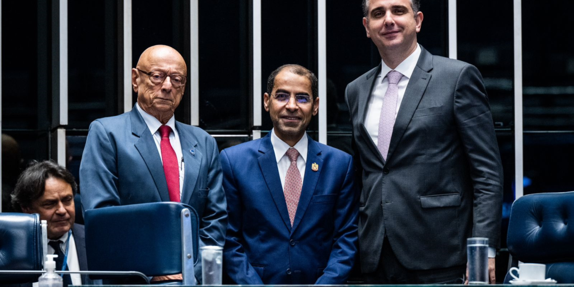 Senador  Espiridião Amin, o embaixador dos Emirados Árabes Unidos  Saleh Alsuwaidi, e o senador Rodrigo Pacheco