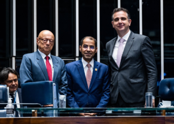 Senador  Espiridião Amin, o embaixador dos Emirados Árabes Unidos  Saleh Alsuwaidi, e o senador Rodrigo Pacheco