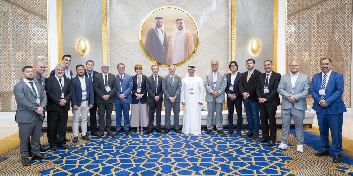 Prefeitos brasileiros fortalecem alianças globais em Dubai para acelerar a transição urbana sustentável