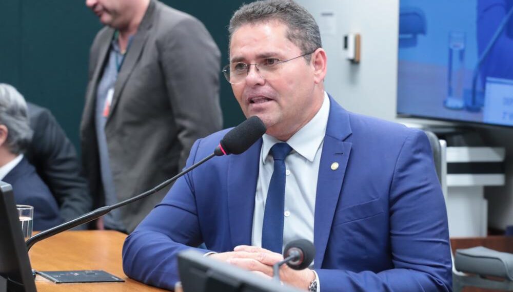 Deputado Albuquerque (REPUBLICANOS/RR),