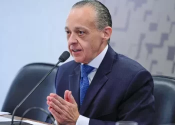 Brasil ordena que embaixador retorne com urgência a Quito