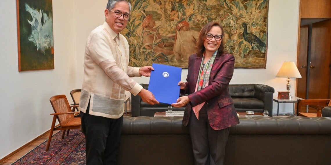 Embaixadores Patrick John Uytiepo Hilado e  Maria Laura da Rocha