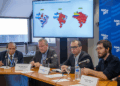 Brasil é o primeiro destino dos investimentos da China na América do Sul, aponta Firjan
Federação aponta que o fluxo de importações e exportações vem crescendo ao longo dos anos
A China e o principal parceiro comercial do Brasil e, diante deste fato, é que a Federação de Industria do Rio de Janeiro, Firjan, entende ser essencial observar os dados que possam ajudar a compreender melhor e a tirar todo o potencial dessa relação a favor do empresário e do industrial fluminense. Para tanto, o Conselho Empresarial de Relações Internacionais da federação convidou Tulio Cariello, diretor de Conteúdo do Conselho Empresarial Brasil-China (CEBC), com o objetivo de apresentar, em reunião nesta semana, na sede da Firjan, um panorama das relações bilaterais com o país asiático nas áreas de comércio, investimento e política e mostrar os reflexos nas indústrias do Rio de Janeiro.
“Nós temos uma situação muito especial nessa relação por sermos superavitários na nossa balança com os chineses. E a evolução dos investidores, a evolução do perfil da nossa balança e dos investimentos chineses no Brasil, não só em setores tradicionais de investimento dos chineses, como no setor energético, tanto elétrico quanto de petróleo e gás, que nos impacta diretamente, nos interessa particularmente aqui no Rio”, avaliou Rodrigo Santiago, presidente do Conselho Empresarial de Relações Internacionais da Firjan.
Cariello mostrou como o fluxo de investimento está crescendo ao longo dos anos no Brasil, tanto nas importações como nas exportações. Ele apresentou o crescimento acentuado das exportações do Brasil para a China, com o recorde de US$ 104 bilhões em 2023. O maior valor de comércio com um único país. De um modo geral, a China é destino de um terço de tudo o que o Brasil exporta.
Exportação fluminense
“O Brasil exporta basicamente produtos primários enviados para o país asiático, como soja, petróleo e minério de ferro. No Rio de Janeiro, especificamente, o petróleo é o principal produto exportado”, explicou, acrescentando que o Rio é o 4º estado do país em investimentos chineses.
Ao detalhar geograficamente para onde vão os investimentos no Brasil, o especialista ressaltou que a China conseguiu, em pouco mais de 10 anos, investir em praticamente todo o país, em todas as regiões. O interesse chinês no Brasil é crescente. O país, que recebeu mais de US$ 70 bilhões nos últimos anos, está em 4º lugar entre os principais destinos de investimento chinês no mundo.
“A posição do país no contexto global em investimentos chineses mostra como o Brasil é um país estratégico para a China nessa área de investimento. Na América do Sul, o Brasil é o grande centro de gravidade, com quase metade (48%) de tudo que foi investido pela China nos últimos anos”, salienta Cariello.
Rodrigo Santiago sintetiza que o Brasil não foge à regra mundial: “a relação comercial e de investimentos com a China é de grande importância para as empresas fluminenses, por isso, é fundamental entendermos como esse momento pode ser favorável à nossa economia e a nossa indústria”.

Ricardo Keiper, vice-presidente do Conselho de Relações Internacionais, disse que “cada vez mais é importante compreendermos o cenário internacional atual, e, para isso, o espaço aberto pela federação para conhecer mais sobre as relações com a China foi enriquecedor”.
Fonte: Firjan.