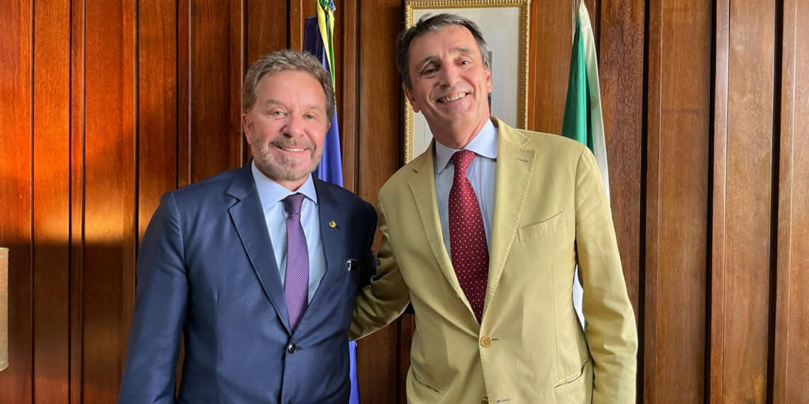 Deputado Luiz Fernando Faria e o embaixador Alessandro Cortese