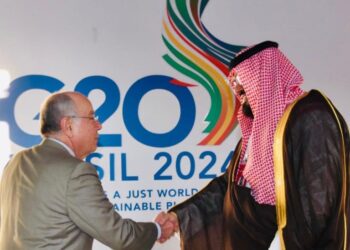 Mauro Vieira (esq.) teve encontro com ministro saudita após reuniões do G20