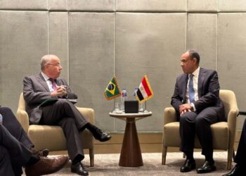 Reunião de chanceleres: Mauro Vieira, do Brasil (à esq.), discutiu relação bilateral com Badr Abdelatty, do Egito