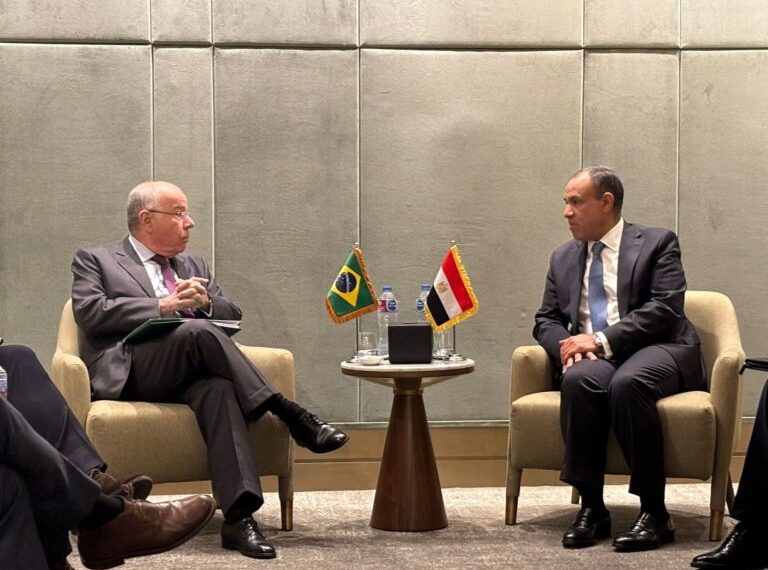 Reunião de chanceleres: Mauro Vieira, do Brasil (à esq.), discutiu relação bilateral com Badr Abdelatty, do Egito