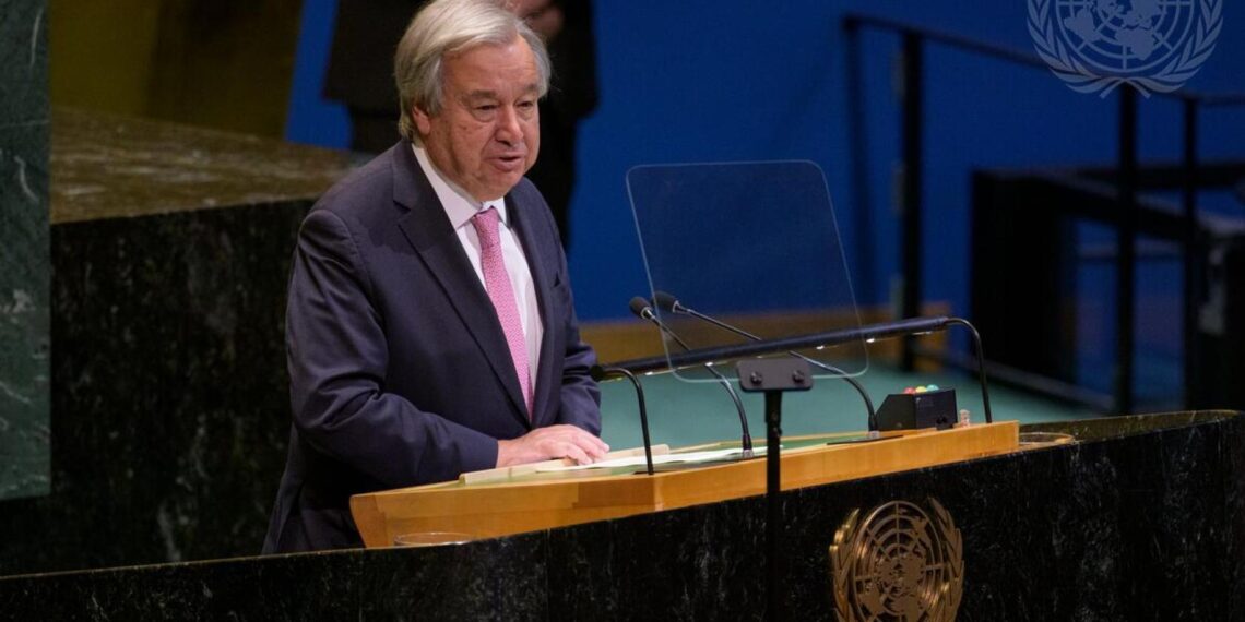Legenda: O secretário-geral da ONU, António Guterres, discursa na 1ª reunião plenária da 80ª sessão da Assembleia Geral das Nações Unidas, em 9 de setembro de 2025.
Foto: © ONU/Manuel Elias