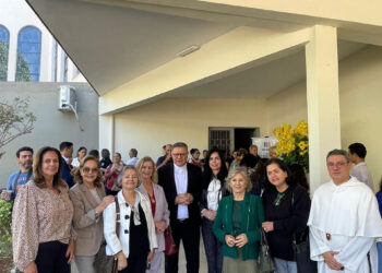 Ana Cristina, Elizabet Campos, Cecília Leite, Idair Senna, Cardeal Paulo César Costa – Arcebispo Metropolitano de Brasília, Sônia Gontijo, Maria das Dores, Mônica Beraldo e Frei John Londerry Batista.