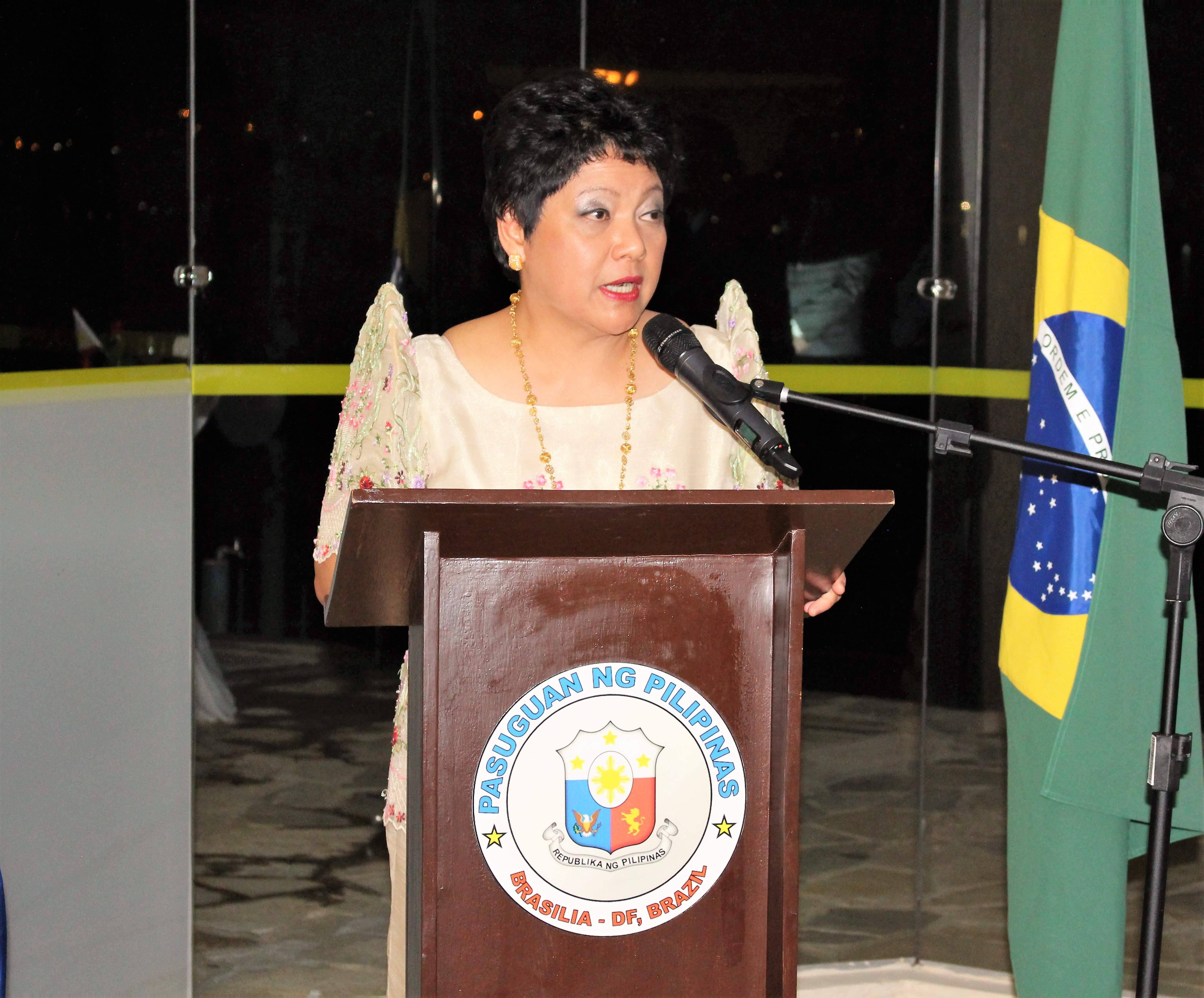 A Embaixadora das Filipinas, Marichu Mauro