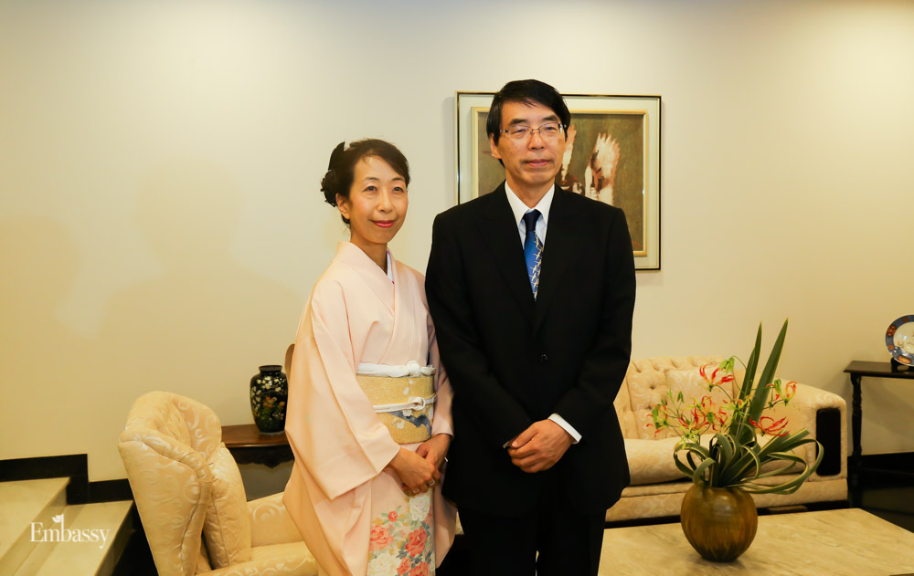 O embaixador Akira Yamada e a embaixatriz do Japão