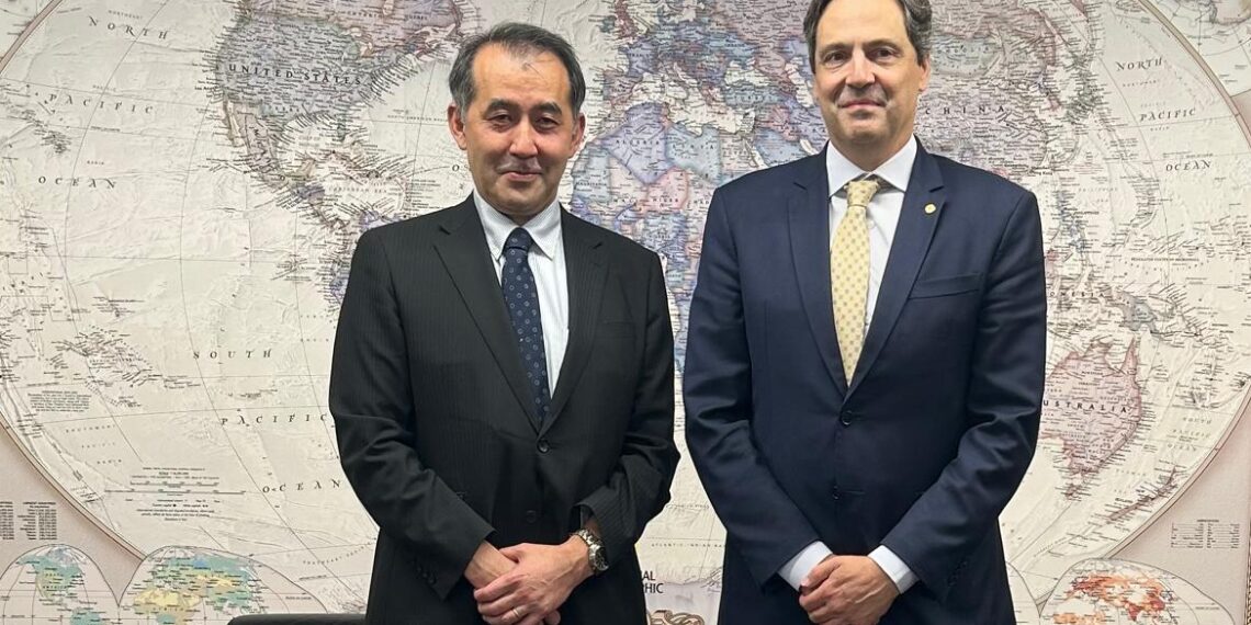 Embaixador Yasushi Noguchi e o deputado Luiz Philippe de Orleans e Bragança