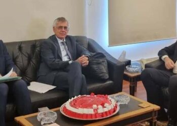 Tarcísio Costa (centro) e Nassar (à dir.): discussão sobre cooperação em temas legais