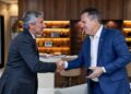 O Embaixador de Portugal, Luís Faro Ramos e o governador Mauro Mendes