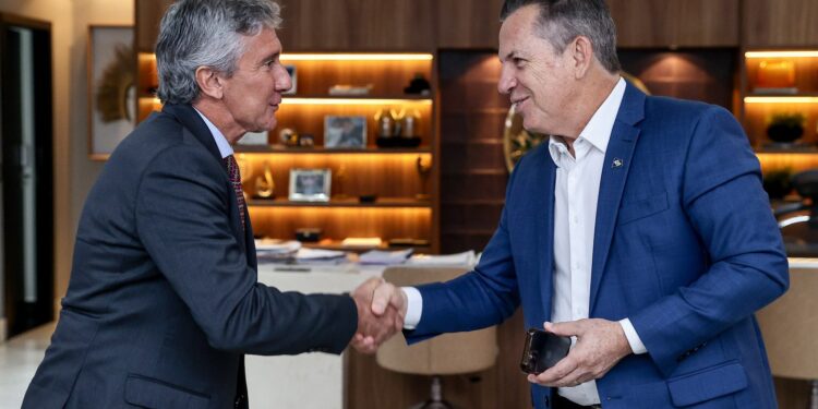 O Embaixador de Portugal, Luís Faro Ramos e o governador Mauro Mendes