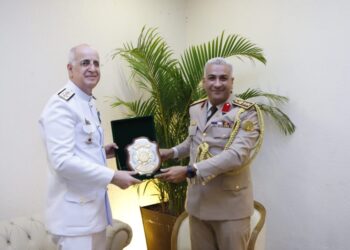 O Chefe do Estado Maior Conjunto das Forças Armadas do Brasil, Almirante Renato Rodrigues de Aguiar Freire e o Coronel Sherif Elsobky