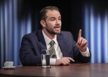 Dario Durigan falou sobre as viagem em entrevista na TV Brasil