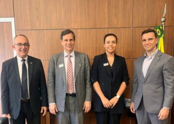 Costa, Mourad, Baltazar e Moreira: reunião para tratar de alternativas de comércio