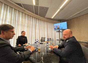 Mourad (à esq.), Baltazar, Lorea e Pellegrini (no vídeo): Rio Grande do Sul coloca em práticas iniciativas para atrair investimentos