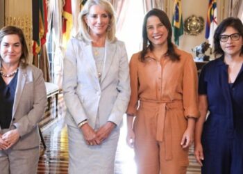 Governadora Raquel Lyra e embaixadora dos EUA, Elizabeth Frawley Bagley, se reuniram no Palácio do Campo das Princesas - FOTO: Hesíodo Goes/Secom