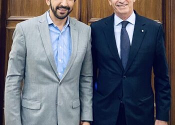 O embaixador Alessandro Cortese com o prefeito de SP Ricardo Nunes