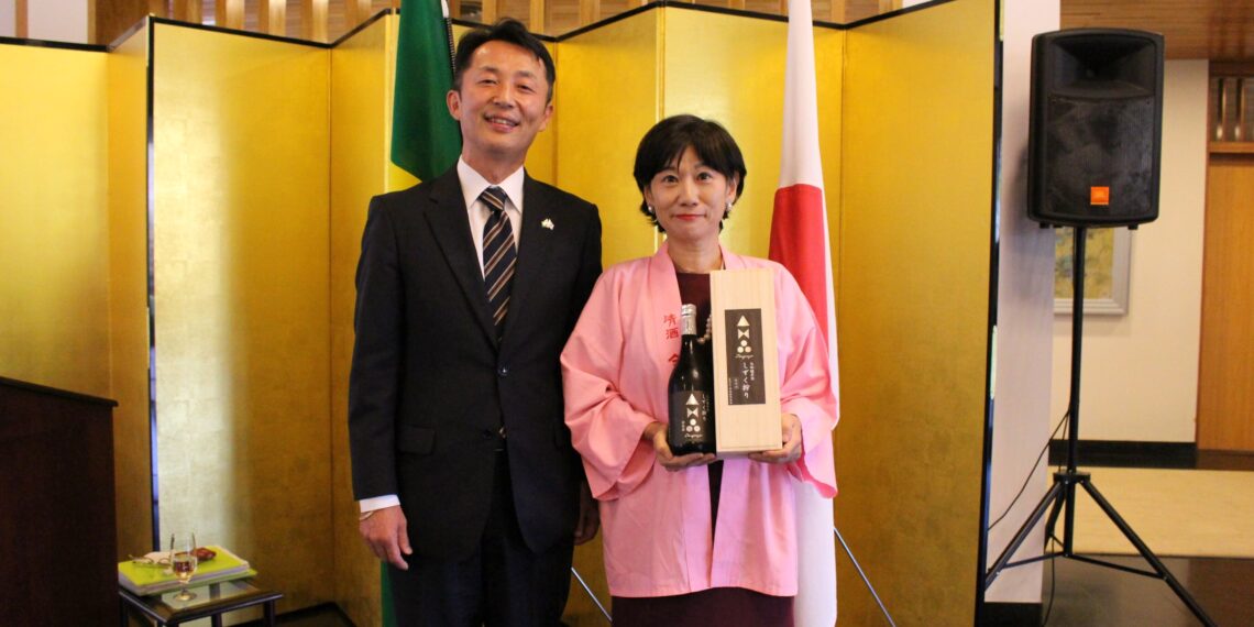 Embaixador Hayashi Teiji e Miyuki Sai