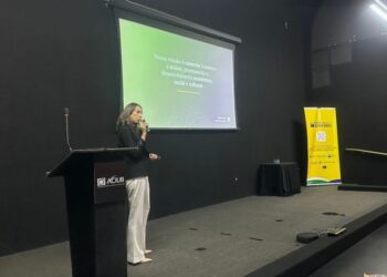 Fernanda Dantas no seminário em Uberlândia: empresas de diversos setores se interessaram em saber mais sobre o mercado árabe