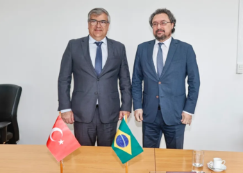 O cônsul-geral da Turquia, Özgür Uludüz, assumiu o posto em setembro e, entre suas primeiras reuniões, esteve na USP para propor novas parcerias acadêmicas – Foto: Marcos Santos/USP Imagens