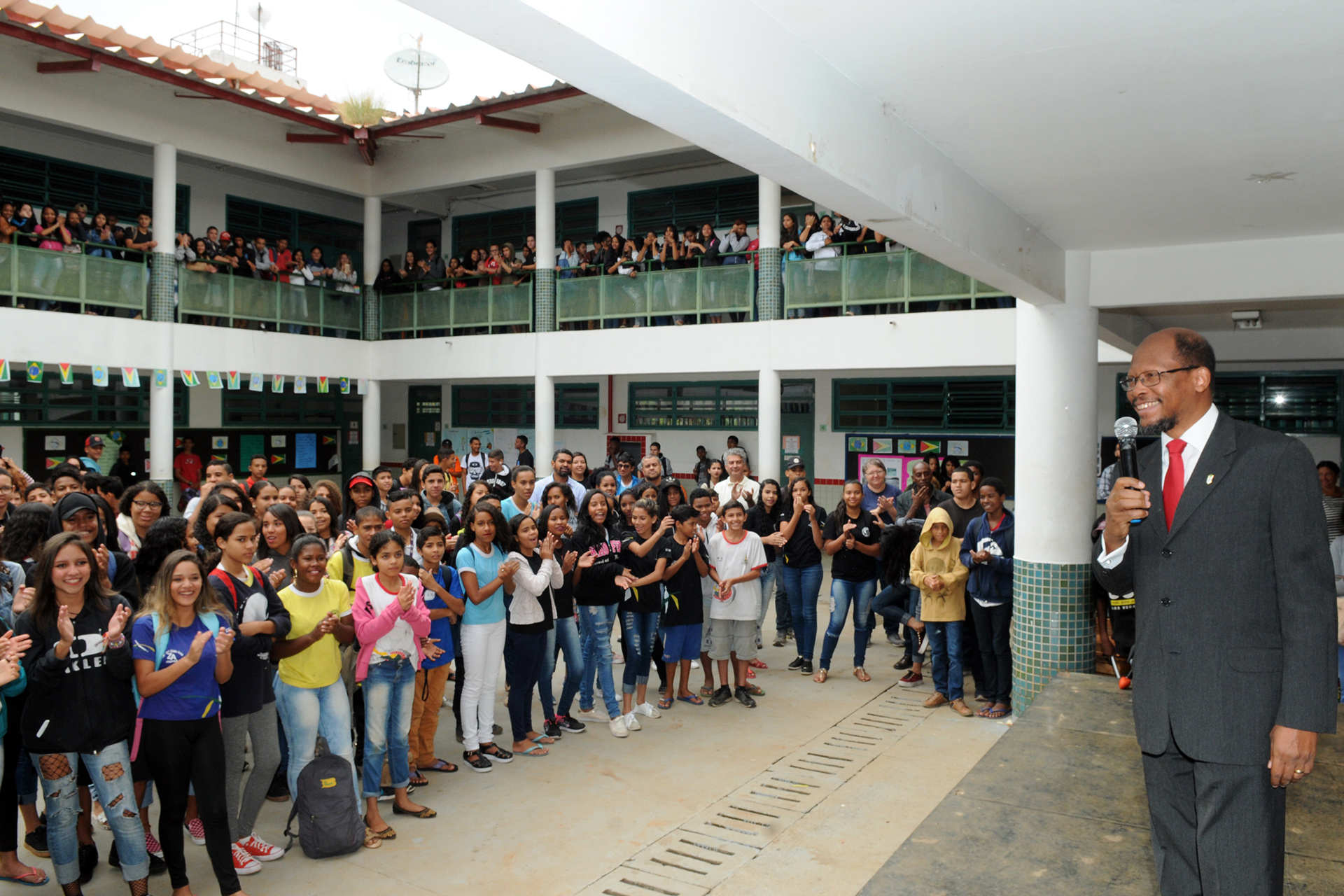 Atividade na manhã desta terça (10) faz parte do programa Embaixadas de Portas Abertas, que aproxima alunos da rede pública e representações diplomáticas em Brasília. Foto: Tony Winston/Agência Brasília