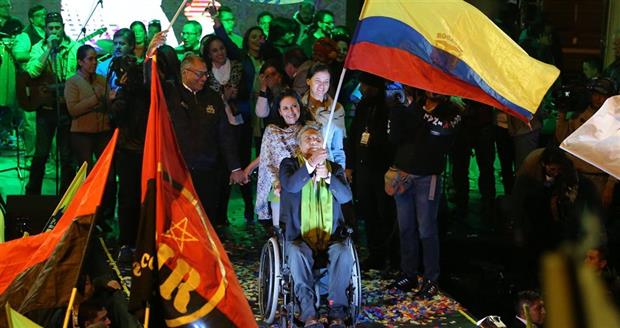 Moreno, junto a su mujer, celebró el triunfo en Quito. Foto: Reuters