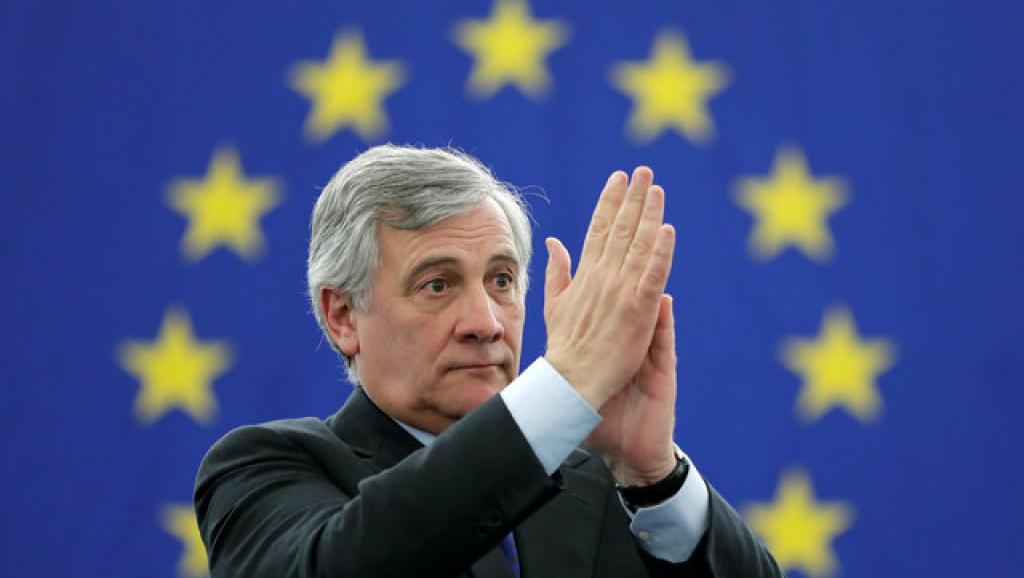 O italiano Antonio Tajani ao ouvir o anúncio de sua vitória no Parlamento Europeu, em 17 de junho de 2017